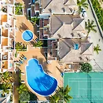 Margarida - Ping Pong Table Albufeira