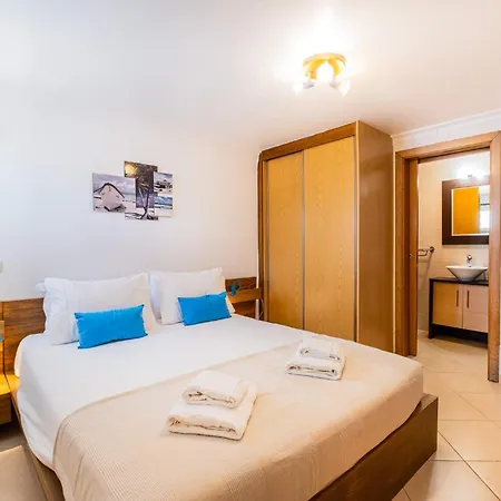 Margarida - Ping Pong Table Apartment *