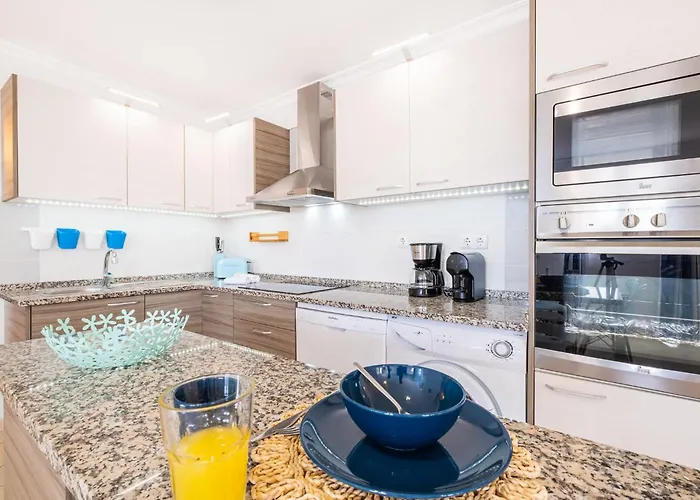 Margarida - Ping Pong Table 알부페이라